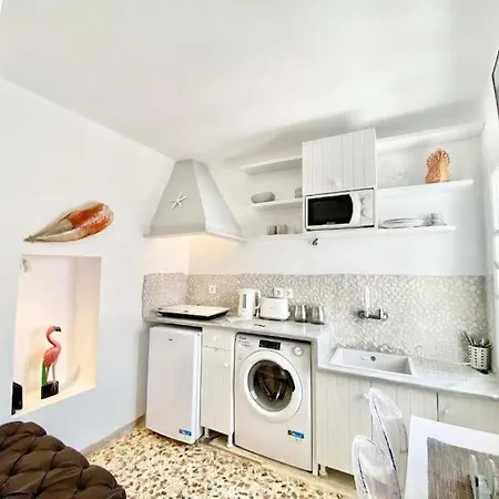 Cabarnus House * Párosz